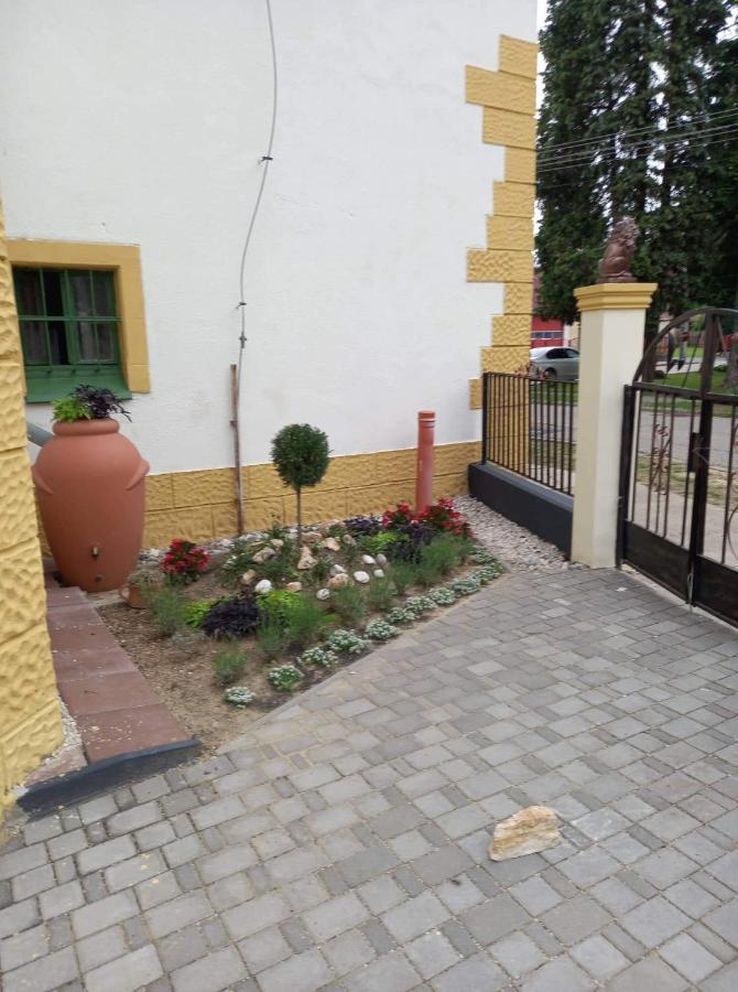 Meller-Kastely Villa Csurgo ภายนอก รูปภาพ