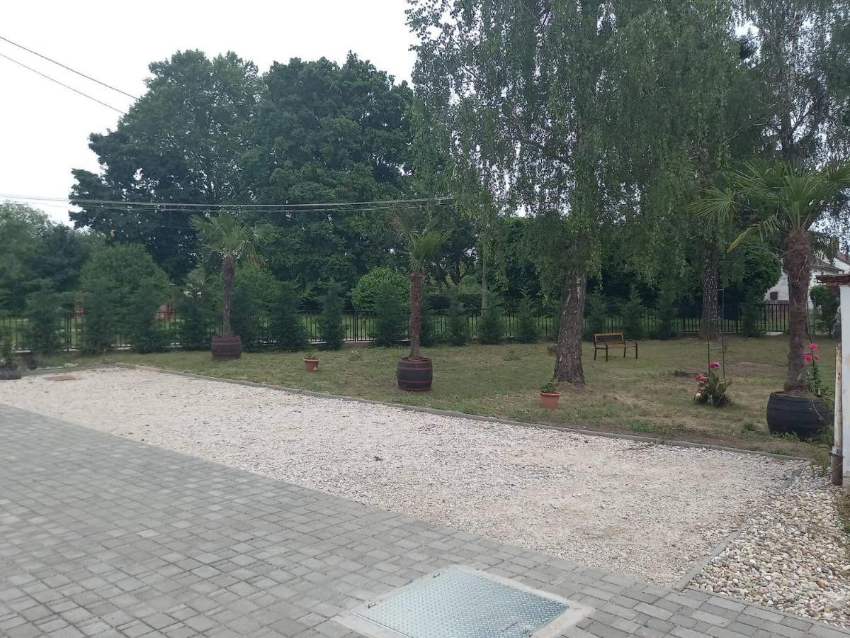 Meller-Kastely Villa Csurgo ภายนอก รูปภาพ