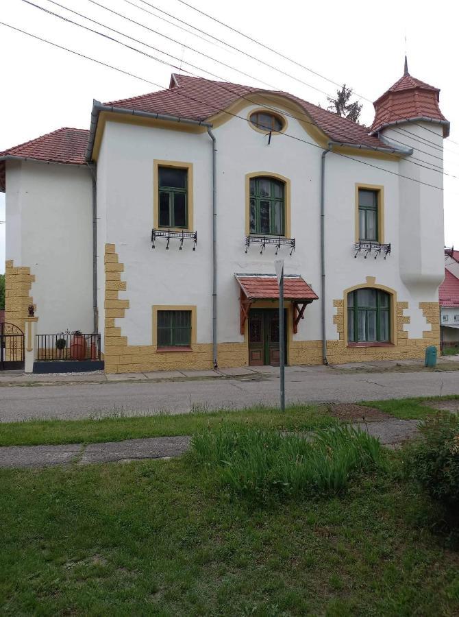 Meller-Kastely Villa Csurgo ภายนอก รูปภาพ