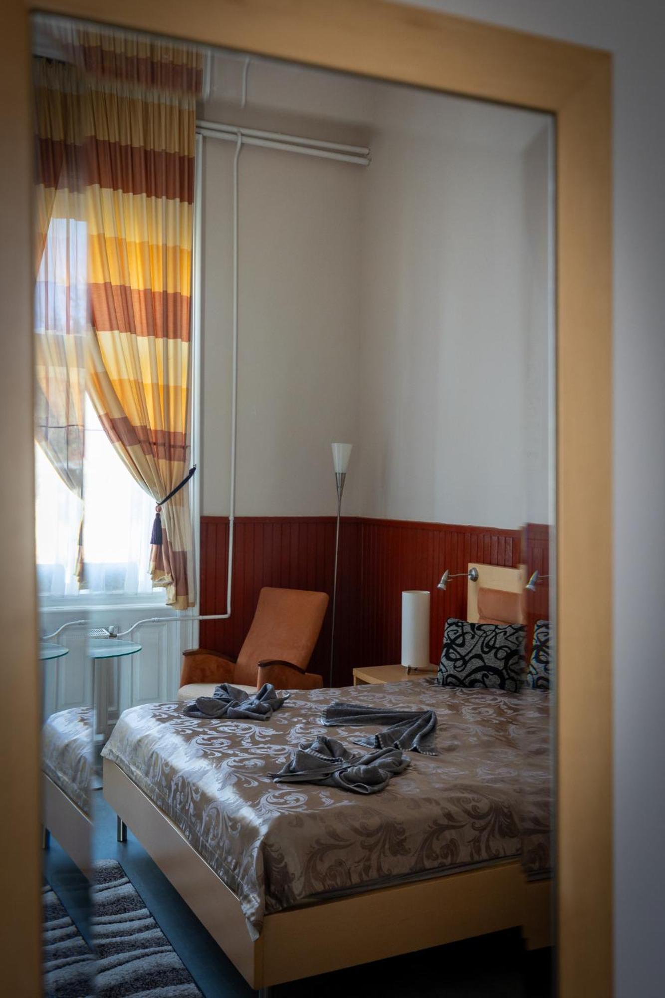 Meller-Kastely Villa Csurgo ภายนอก รูปภาพ