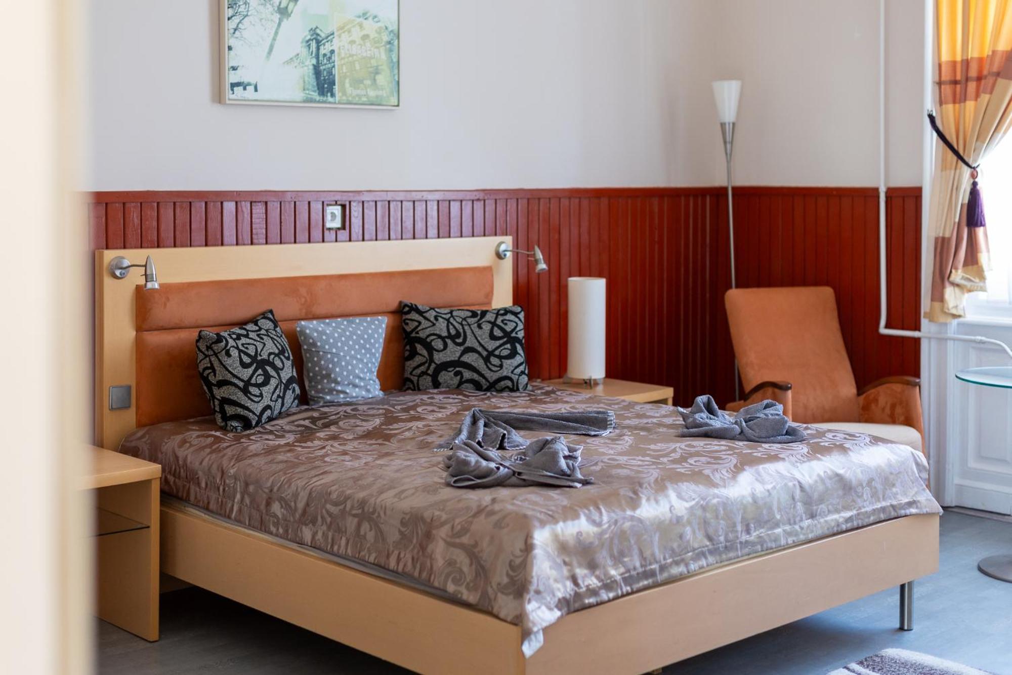 Meller-Kastely Villa Csurgo ภายนอก รูปภาพ